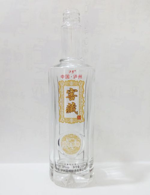 窖藏玻璃酒瓶