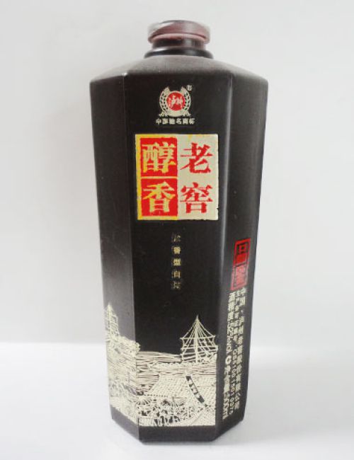 老窖醇香酒瓶