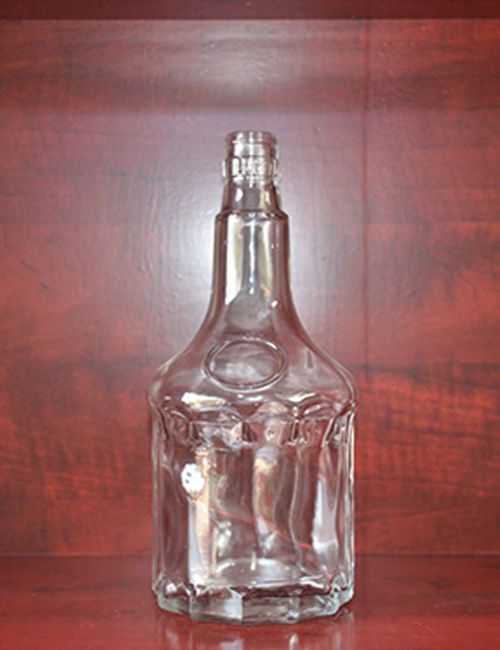 白玻璃酒瓶